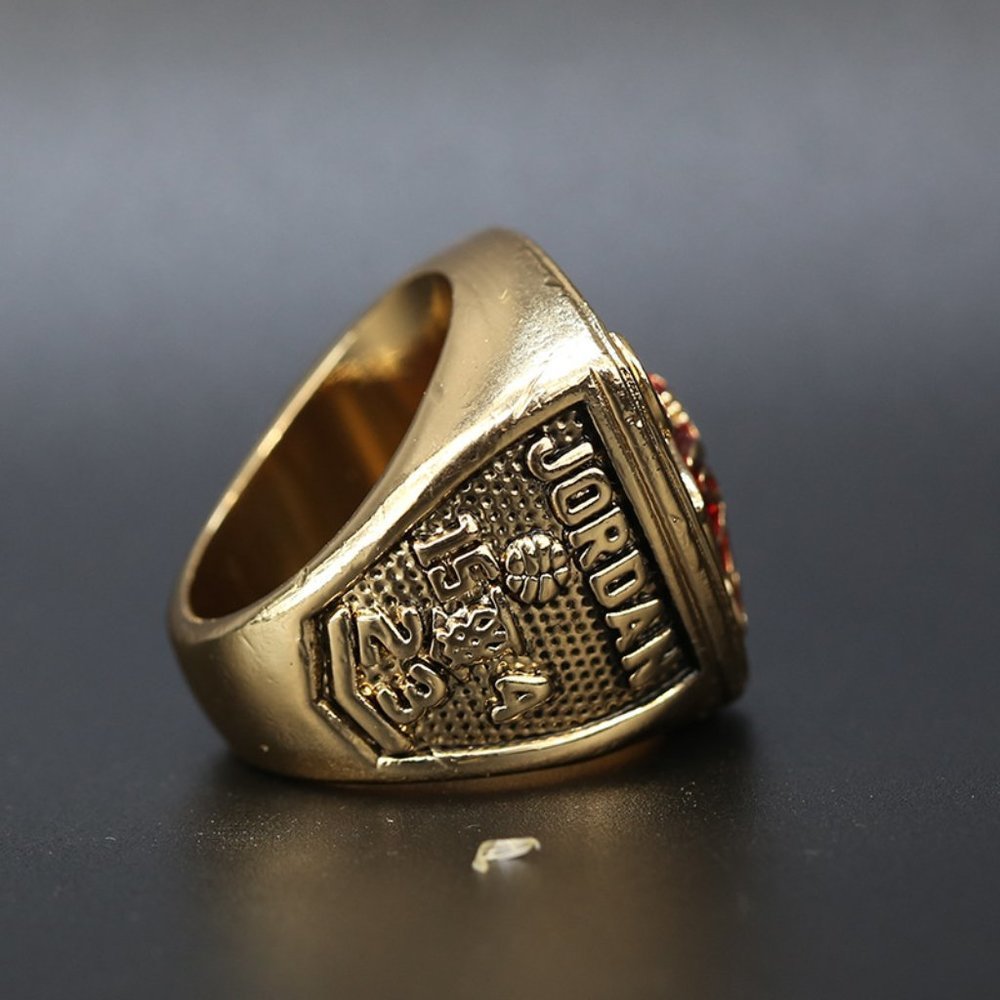 Chicago Bulls 1993 Championship Ring Jordan Fan Edition - Picture 3 of 6